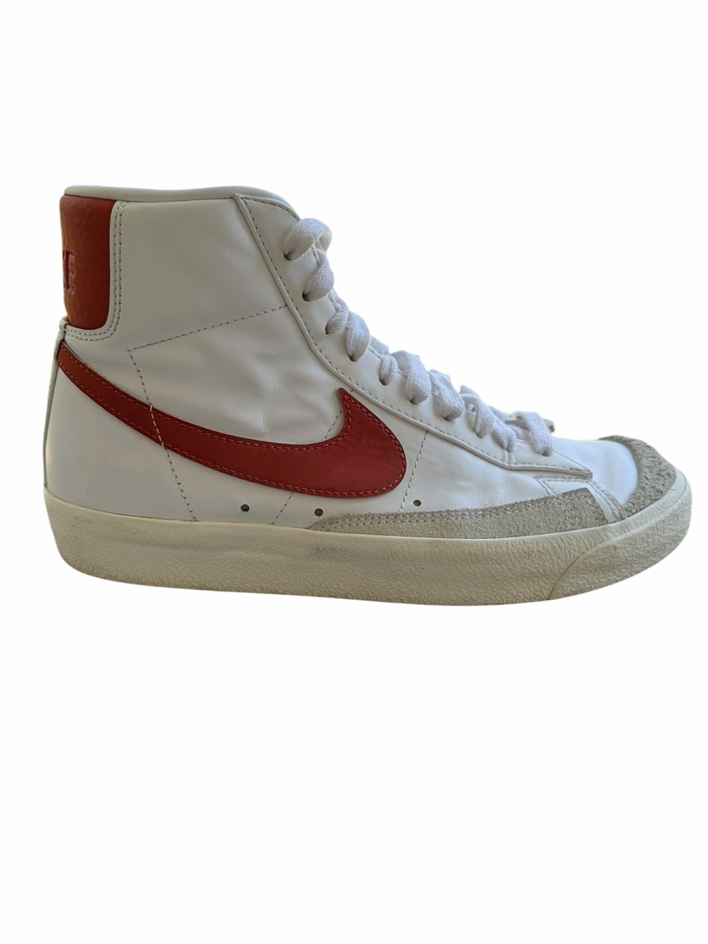 Nike Women’s Blazer ‘77 Vintage Mid Top Sneaker White and Mantra Orange SZ 7
